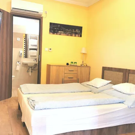 Rozsako Panzio Bed & Breakfast