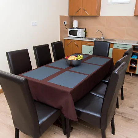 Rozsako Panzio Bed & Breakfast